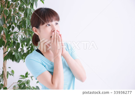 A woman to be surprised A woman to be surprised 33936277