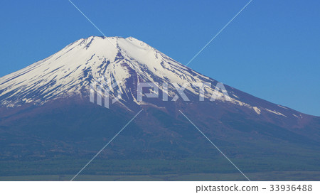 The remaining snow is Mt. Fuji 16: 9 33936488