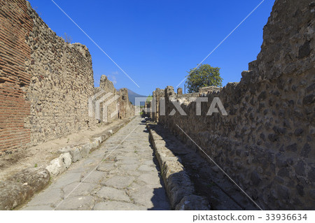 Pompeii, Italy 33936634