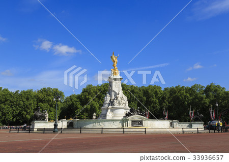Victoria Monument, Queen Victoria Fountain, Buckingham Palace, London, England 33936657