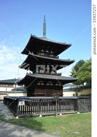 奈良興福寺三重塔 奈良興福寺三重塔 33937257