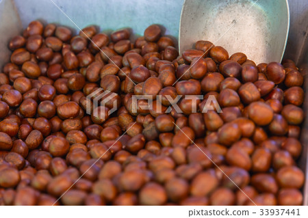 Roasted chestnuts chinese nut 33937441