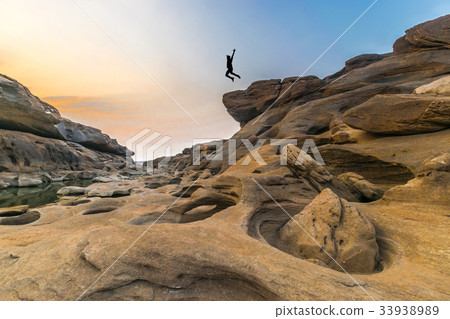 Sam Pan Bok 33938989