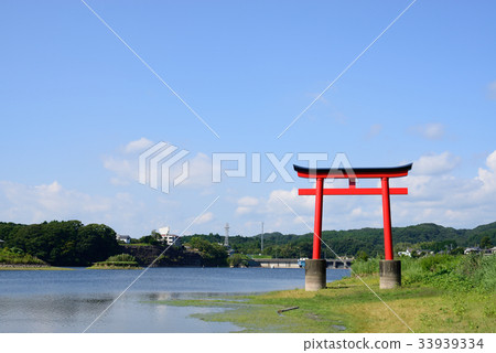 Kameyama Dam湖Kameyama千葉縣君津市的鳥居 33939334