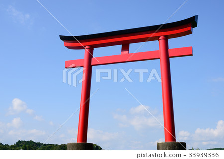 Torii of the Kameyama Dam Lake Kameyama Chiba Prefecture Kimitsu City 33939336
