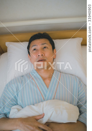 住院 男人 男 33940903