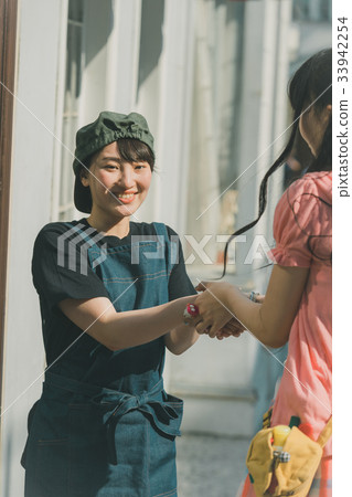 Handshake, handshake, shaking 33942254