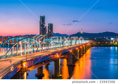 Dongjak Bridge in Seoul City , South Korea. Dongjak Bridge in Seoul City , South Korea. 33943566