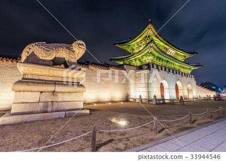 Gyeongbok palace in Seoul City, South Korea 33944546