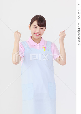 幼兒園的年輕老師做膽量擺在 33944927
