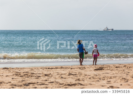 Children Beach Ocean Shoreline 33945816
