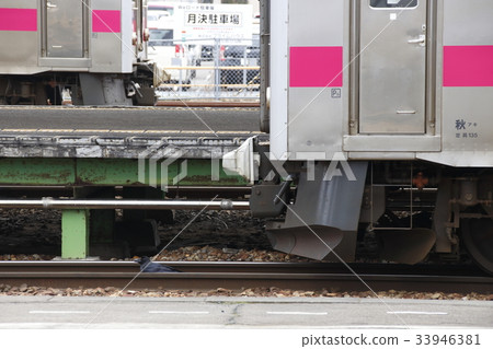 Owa Main Line Series 701 train and a sitting crow Owa Main Line Series 701 train and a sitting crow 33946381