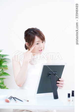 化妝的女人 33946489