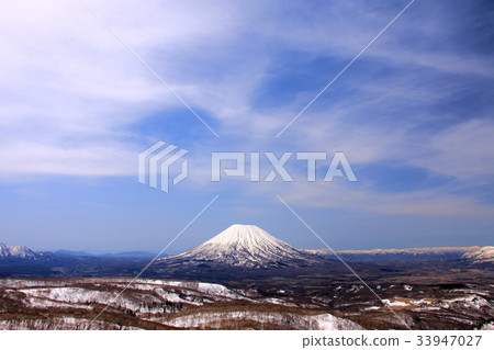 Mt. Yotei山在從Honjo登山看見的早期的春天 33947027