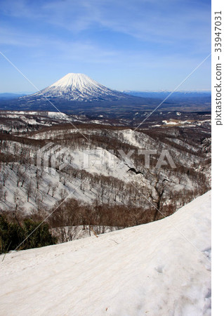 Mt. Yotei山在從Honjo登山看見的早期的春天 33947031