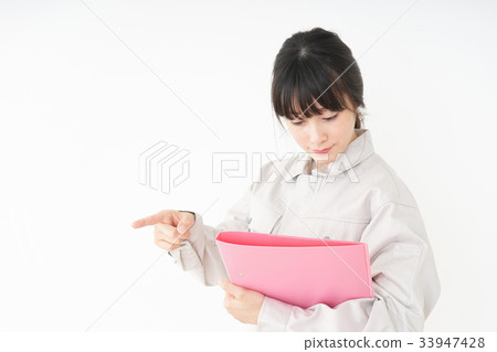 做安全性檢查工作服的少婦 做安全性檢查工作服的少婦 33947428