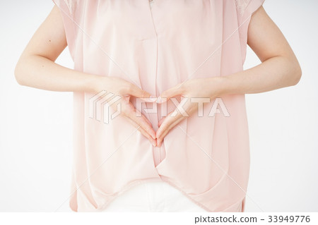 Pregnant women 33949776