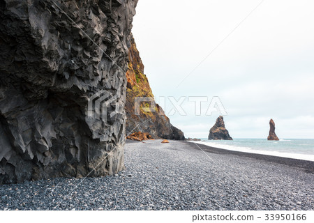 Basalt rock formations "Troll toes" Basalt rock formations "Troll toes" 33950166