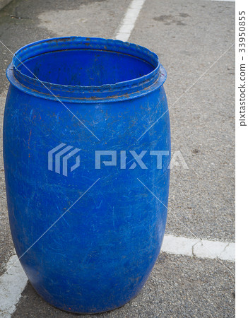 garbage collected to decompose. 33950855