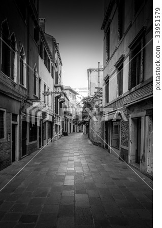 Street in Venice 33951579