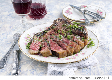 Wagyu Cote de Boeuf on Plate 33953181