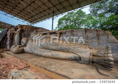 The reclining image of Buddha in Gal Vihara The reclining image of Buddha in Gal Vihara 33955644