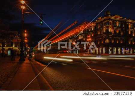 Traffic at night Petersburg. 33957139