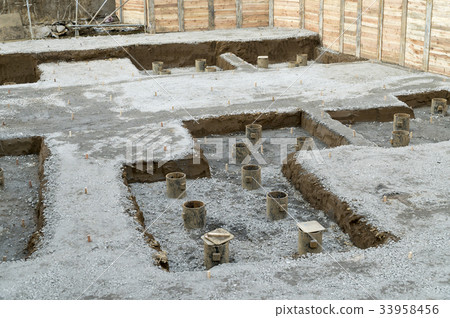 公寓樓的建築工程 公寓樓的建築工程 33958456