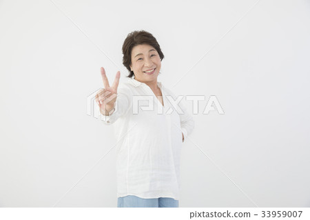 Active senior image Active senior image 33959007