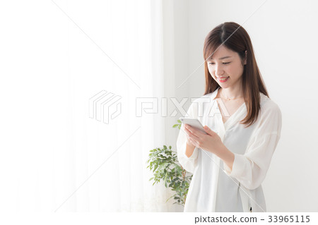 年輕的女士 年輕的女士 33965115