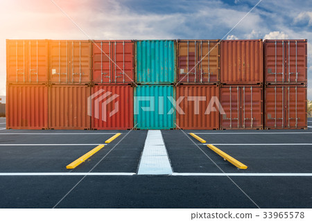 Container handling and storage in shipyard 33965578
