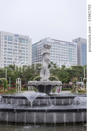 噴泉,玫瑰園,湖泊公園,一山,高陽市,京畿道 噴泉,玫瑰園,湖泊公園,一山,高陽市,京畿道 33965705