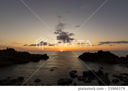 Sunset in the Sea of Japan Sunset in the Sea of Japan 33966379