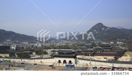 Gwanghwamun, Gyeongbok Palace (Historic Site No. 117), Bukak Mountain, Jongno-gu, Seoul, Korea Gwanghwamun, Gyeongbok Palace (Historic Site No. 117), Bukak Mountain, Jongno-gu, Seoul, Korea 33966734