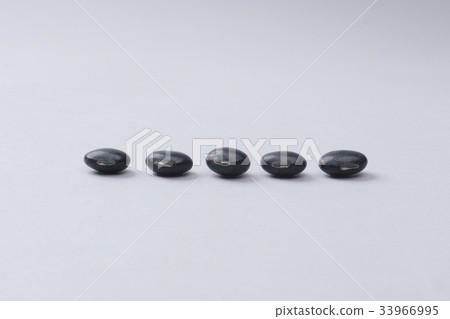 Black beans 33966995