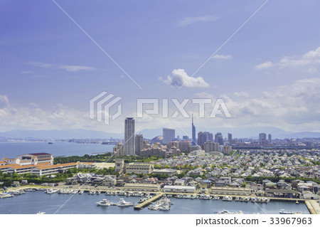 Beautiful cityscape of Fukuoka 33967963