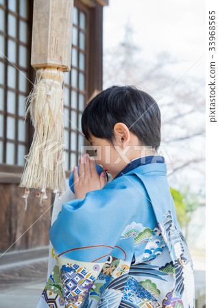 七個三五五歲的男孩 七個三五五歲的男孩 33968565