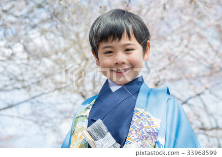 七個三五五歲的男孩 33968599