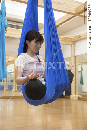 Female Aerial Yoga 33969029