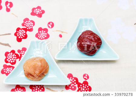 紅色和白色李子乾 紅色和白色李子乾 33970278