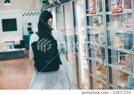 super market, supermarket, female 33971554