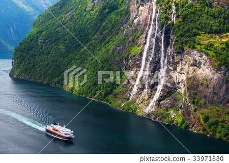 Breathtaking view of Sunnylvsfjorden fjord 33971880