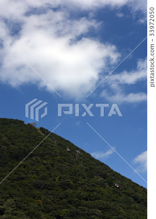Haruna mountain ropeway in autumn 33972050