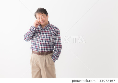 Middle-aged man 33972467