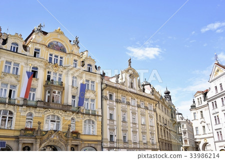 Czech-Prague historical center (Old Town Square) 33986214