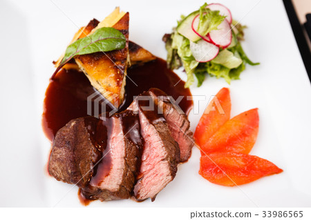 Beef fillet with potato 33986565