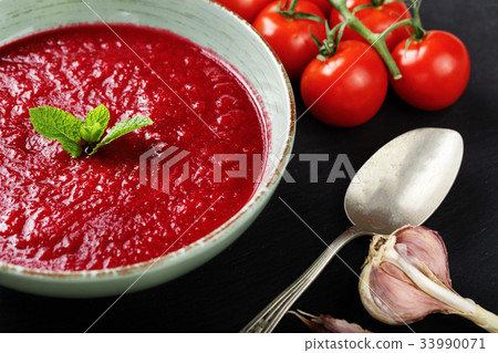 soup gazpacho with vegetables 33990071