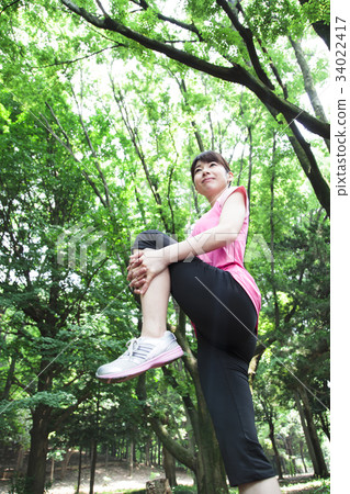 Fitness woman exercise 34022417