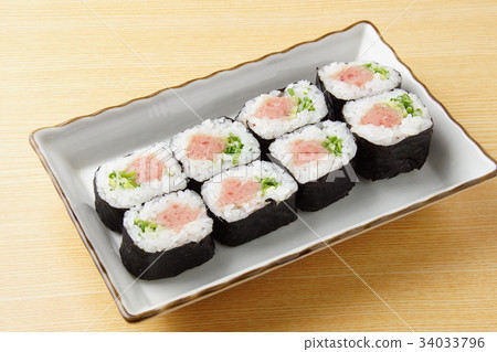 Green onion tuna roll Green onion tuna roll 34033796
