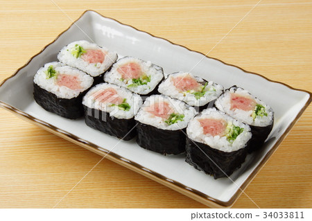 Green onion tuna roll Green onion tuna roll 34033811
